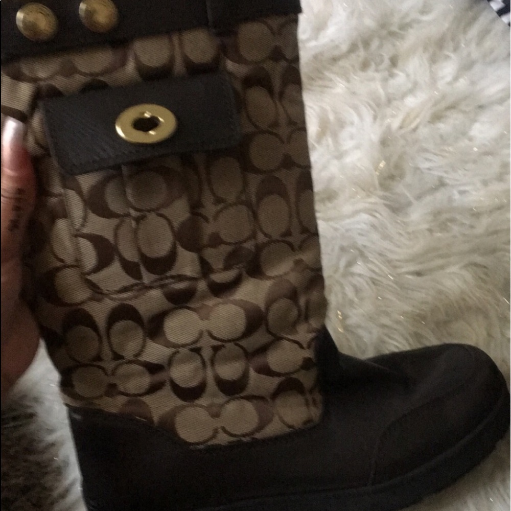 Boots - Picture 2 of 3